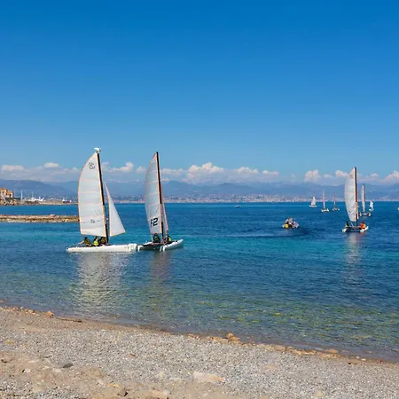 Matisse 100m Near The Sea - Happy דירה *