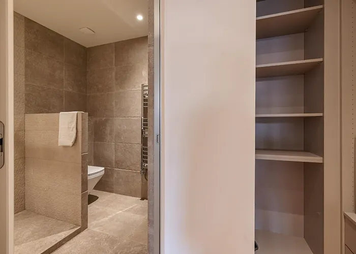 Matisse 100m Near The Sea - Happy