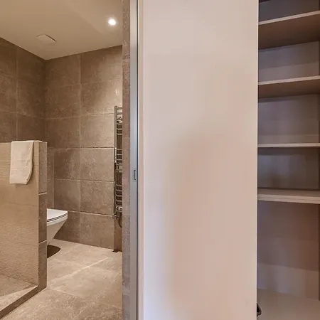 Matisse 100m Near The Sea - Happy