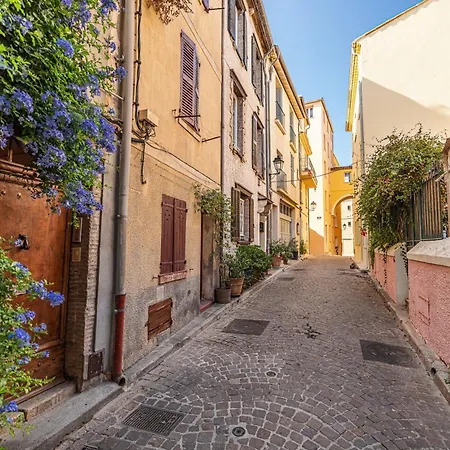 Apartament Matisse 100m Near The Sea - Happy